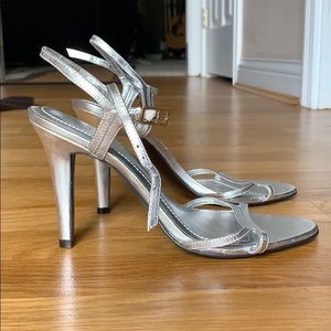 RALPH LAUREN SILVER METALLIC SIMPLE HEEL